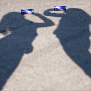 UGC of two women's shadows drinking Redbull for #Putacanonit